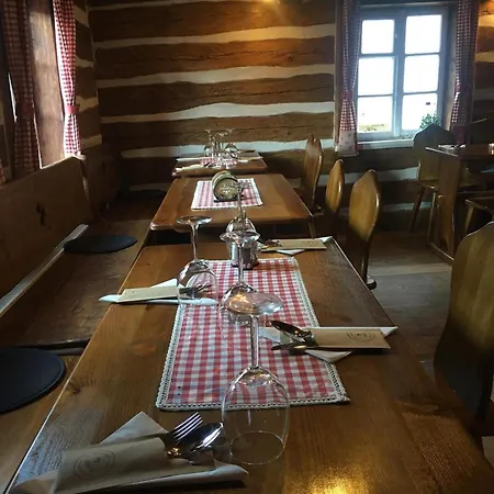 Hlucov - & Restaurace ベッド・アンド・ブレックファスト 3*