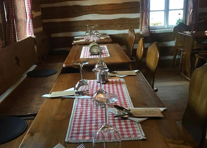 Hlucov - & Restaurace ベッド・アンド・ブレックファスト 3*